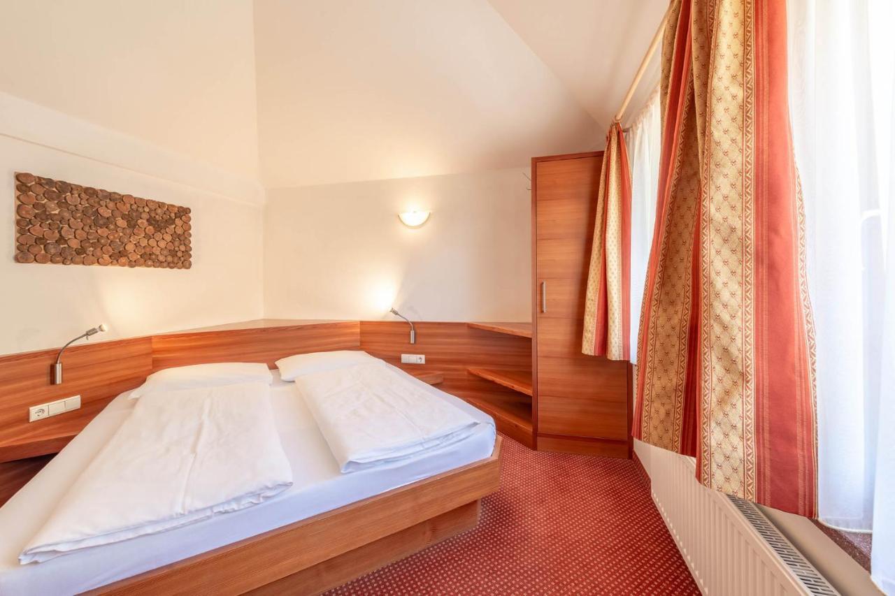 Christine Hotel